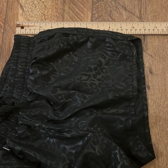 Zyia Active Bomber Medium Shorts Black Animal Metallic - Picture 9 of 13